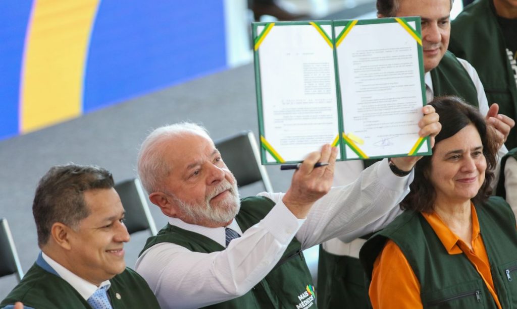 Lula sanciona nova lei para programa Mais Médicos. Foto : Fábio Rodrigues-Pozzebom. Agência Brasil.