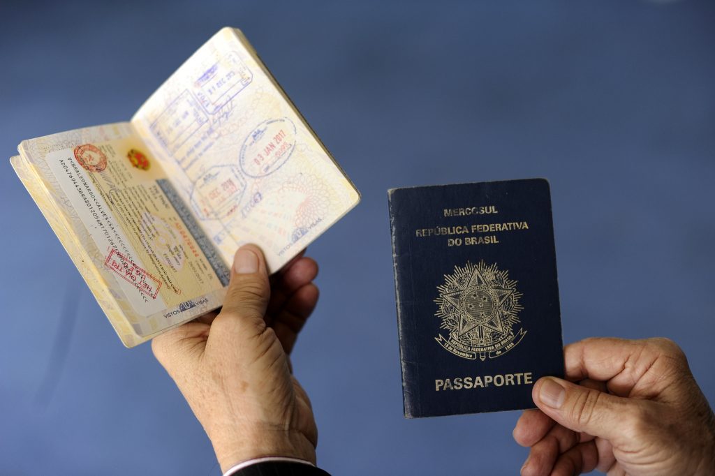 Passaporte Brasileiro. Dupla Cidadania. Foto: Agência Senado